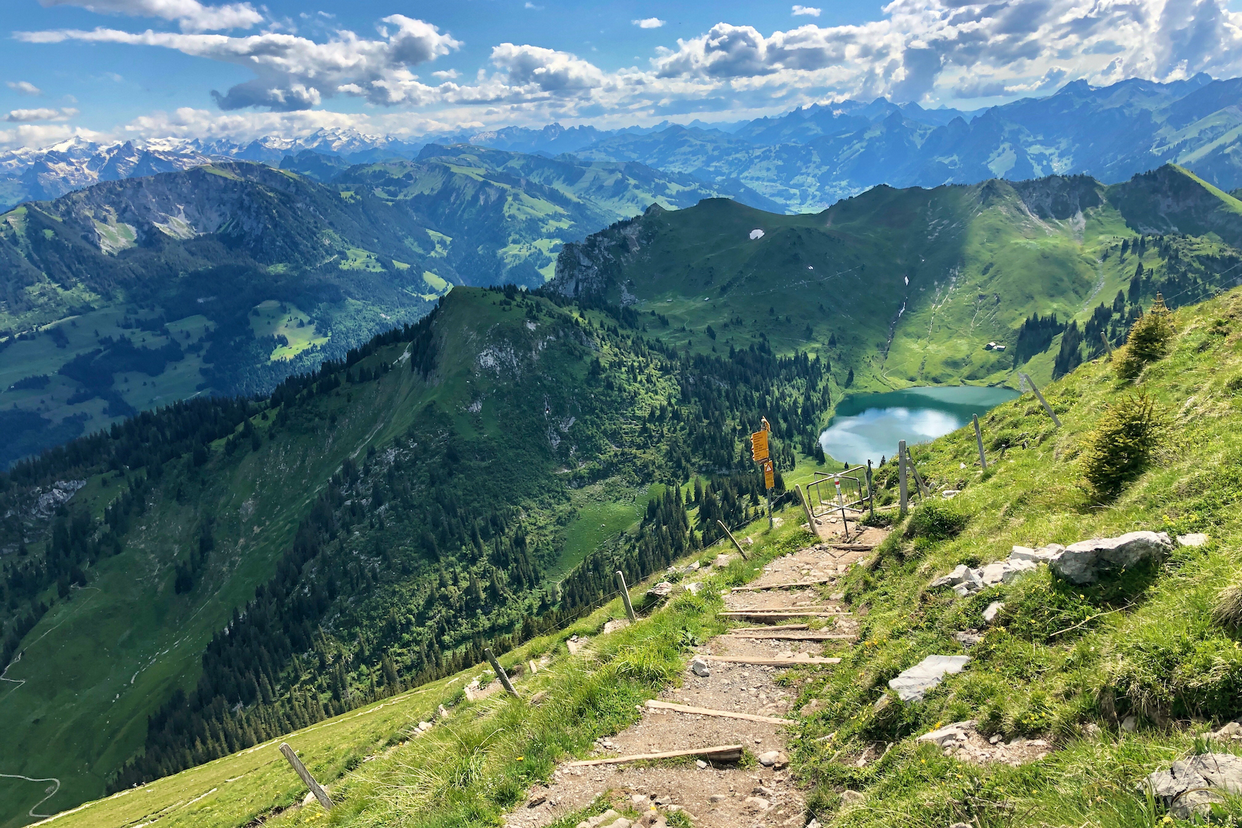 アカデミーの概要